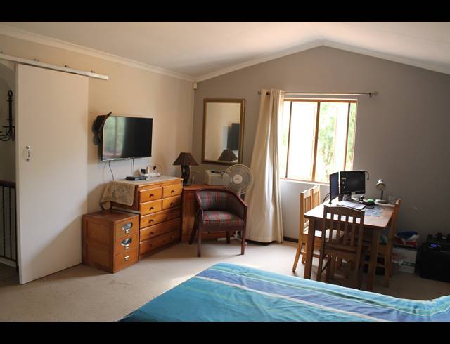 3 BEDROOM TOWNHOUSE FOR SALE IN THE COVES